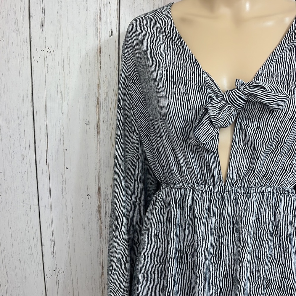 audrey 3+1 Open Front Romper - Picture 4 of 13